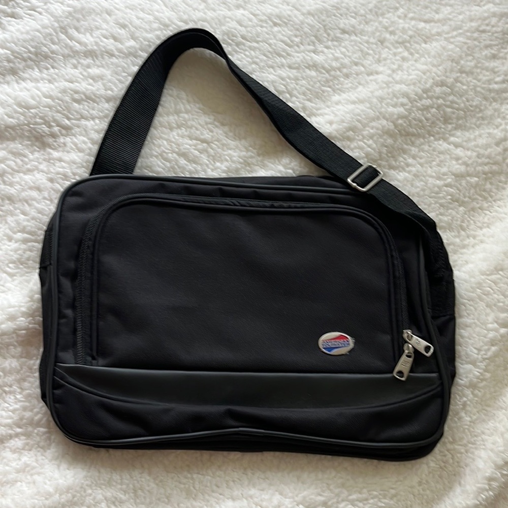 american tourister bag